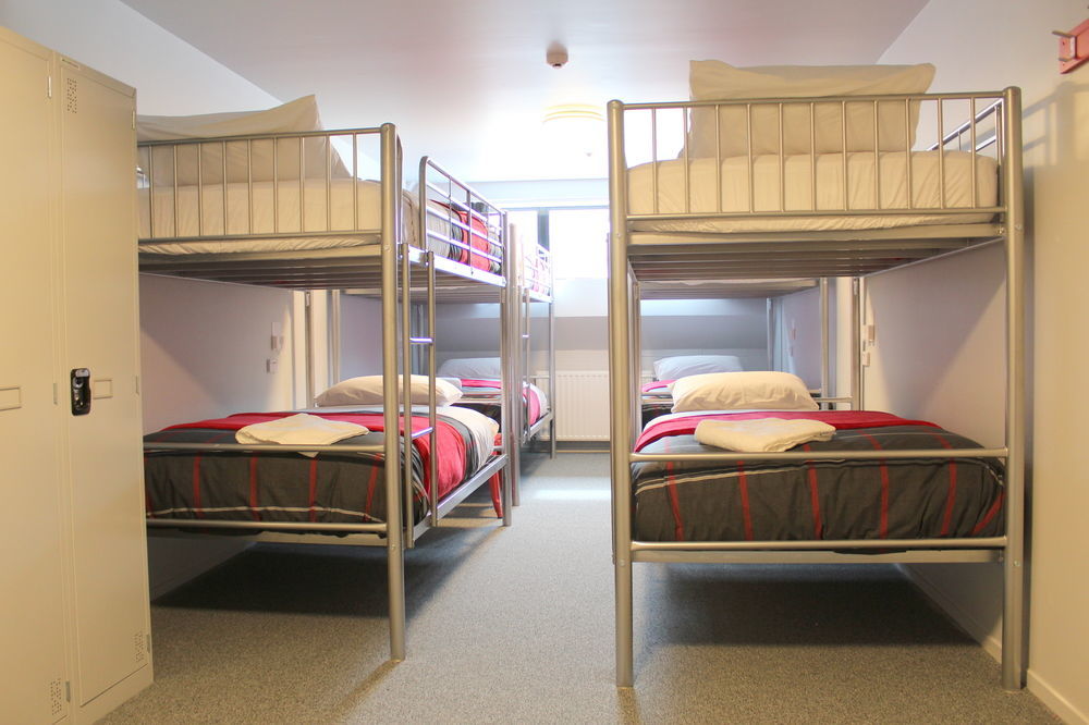 Urbanz Pansiyon Christchurch Dış mekan fotoğraf A typical hostel room