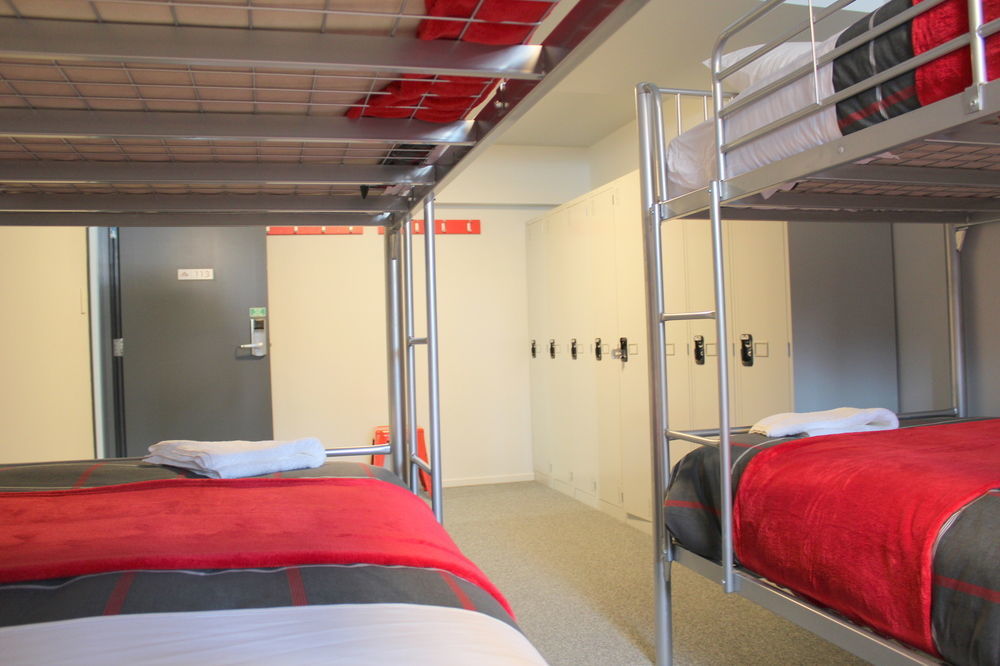 Urbanz Pansiyon Christchurch Dış mekan fotoğraf A typical room at a typical hostel