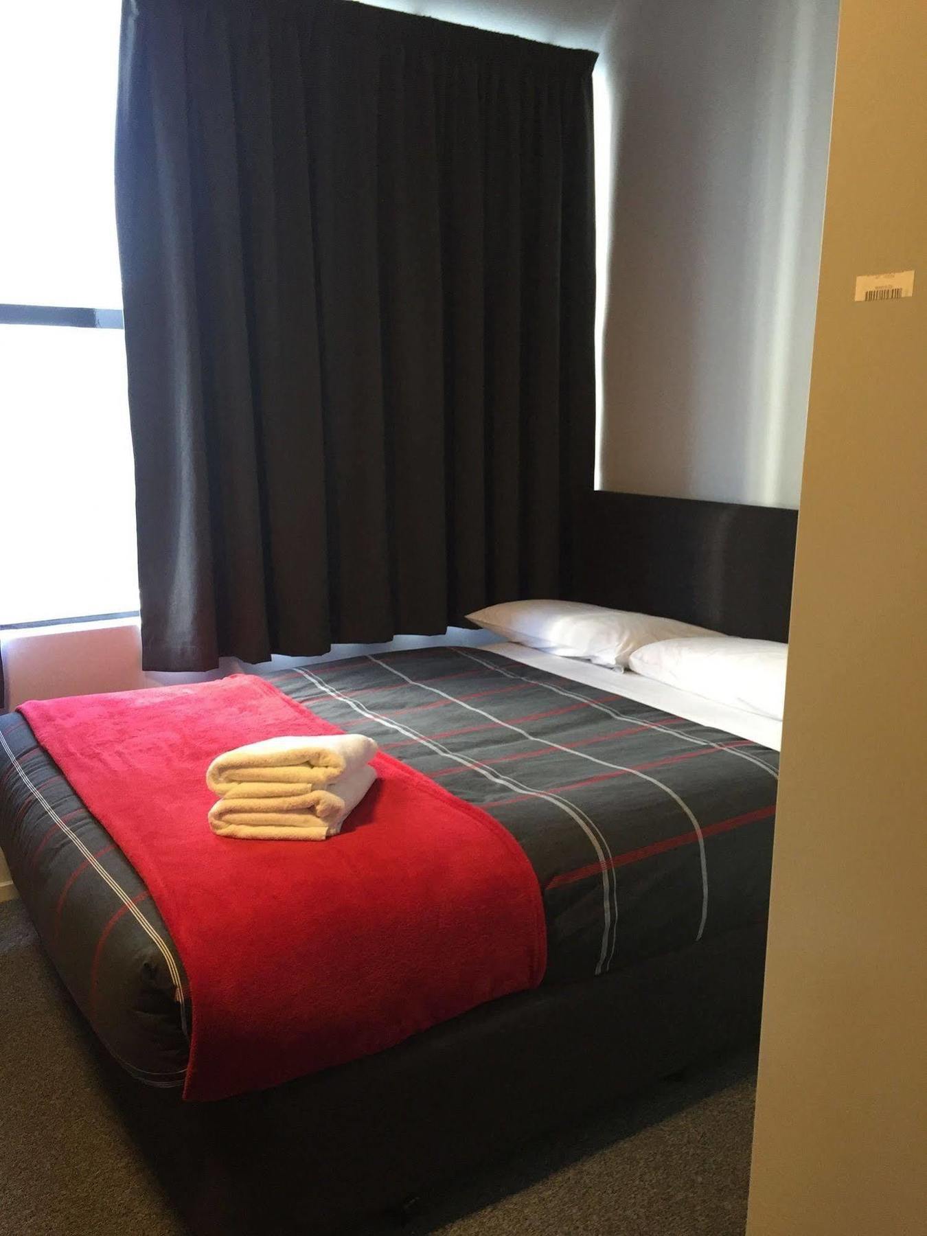 Urbanz Pansiyon Christchurch Dış mekan fotoğraf A room at the hotel