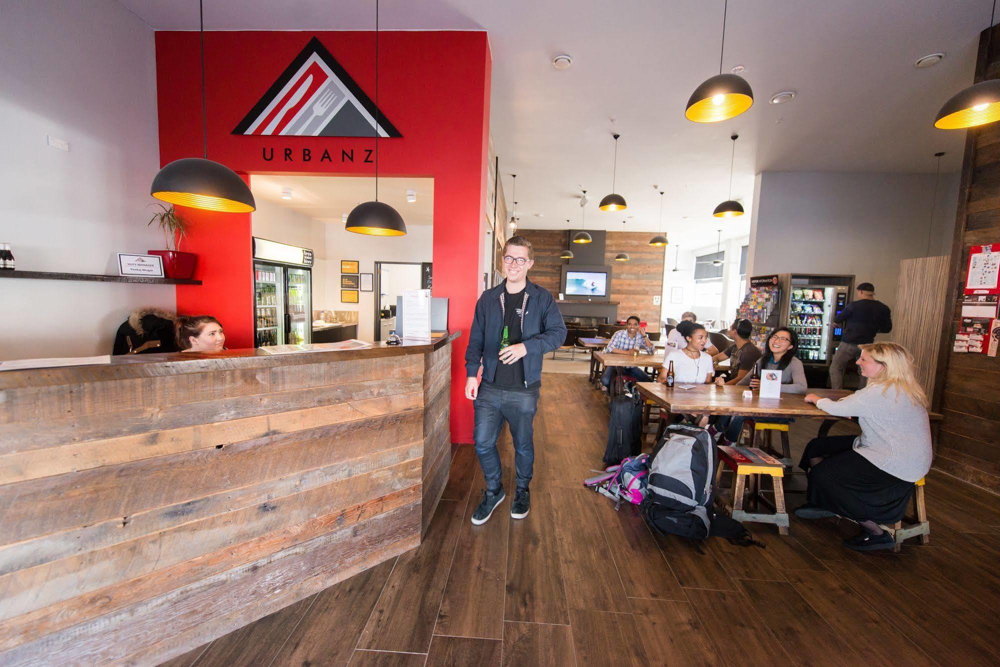 Urbanz Pansiyon Christchurch Dış mekan fotoğraf The Urbanz Cafe